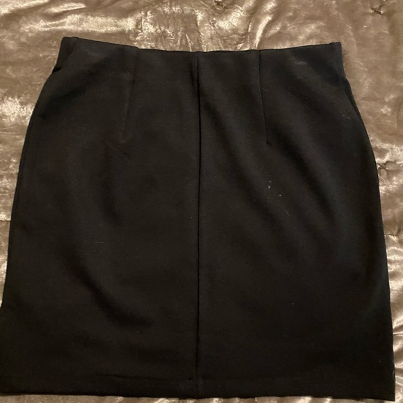 H&M glam studded skirt size 2 nwot - Picture 2 of 3